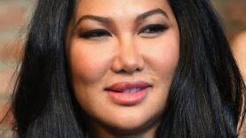 Kimora Lee Simmons & Daughters Cry ONLNE Over Russell for Being A GAY NARCISSCIST!