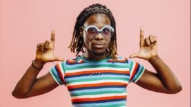 @byKevinSamuels Is Gay ©