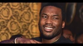 A Court Clerk passed Meek Mill a Note asking him to Pay her Son Tuition during his Probation Hearing