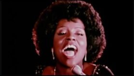 “I Will Survive” Singer Gloria Gaynor Getting COOKED On Social Media After Being EXPOSED As a MAGA..